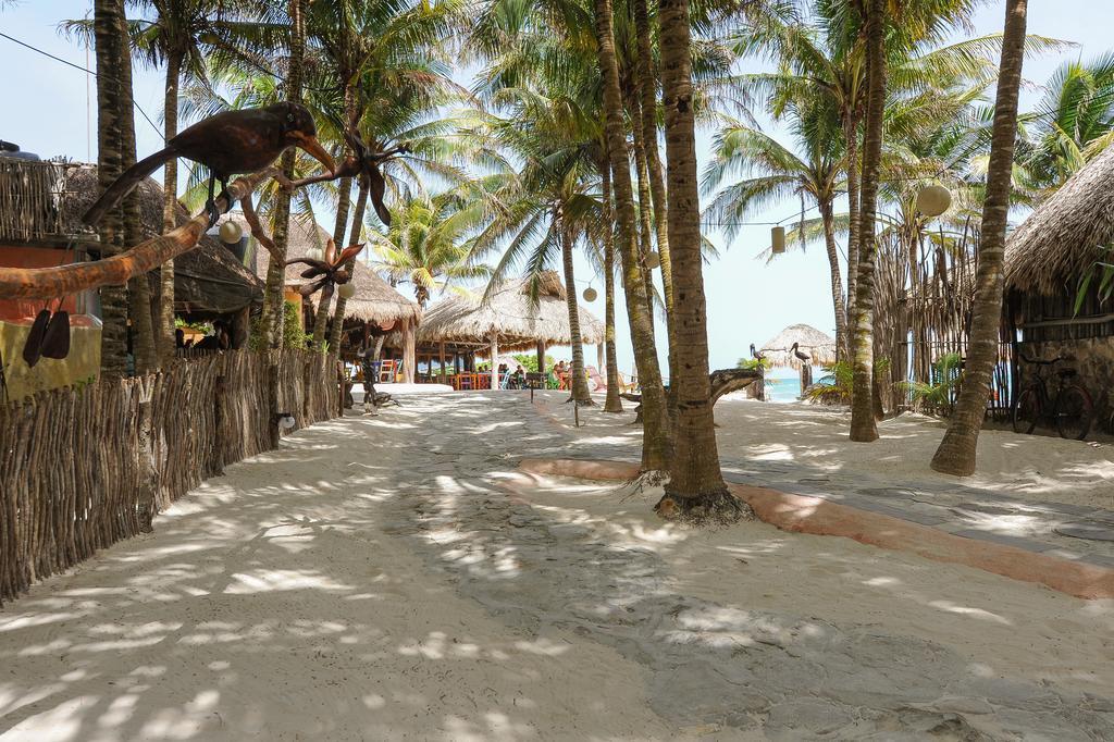 Zamas Hotel ตูลุม ภายนอก รูปภาพ
